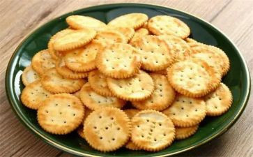 小班有趣的饼干教案8篇