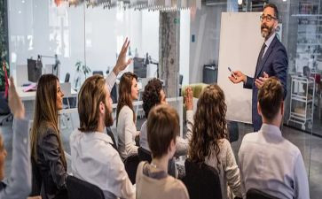 在编辞职报告推荐6篇